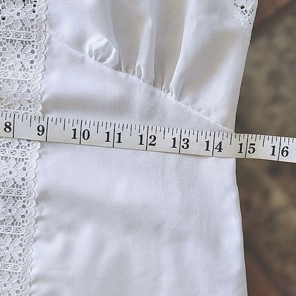 Vtg white eyelet lace trim sweetheart neckline camisole - Picture 7 of 8